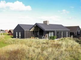 8 person holiday home in Hvide Sande，位于维泽桑讷的别墅