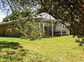 2 person holiday home in Tarm-By Traum，位于Fjerbæk的酒店