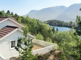 5 person holiday home in GURSKØY