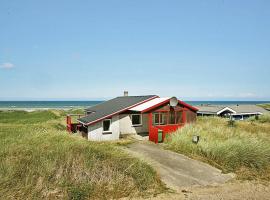 Three-Bedroom Holiday home in Løkken 65，位于格隆霍的酒店