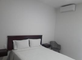 HOTEL FINA INN，位于La Barca的酒店