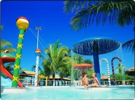 Costa Cabralia Hotel，位于桑塔克鲁茨卡巴利亚的带泳池的酒店