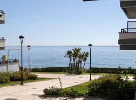 Beach House Torrox，位于托罗克斯科斯塔的酒店