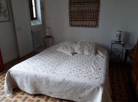 Belle chambre dans maison atypique，位于茹瓦厄斯的浪漫度假酒店