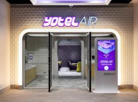 YOTELAIR Paris CDG - Transit Hotel - Terminal 2E，位于鲁瓦西昂法兰西的酒店