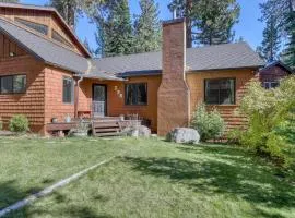 Casual and Cute Cabin Near the Lake
