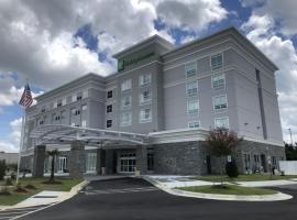 Holiday Inn & Suites - Fayetteville W-Fort Bragg Area, an IHG Hotel，位于费耶特维尔Simmons Army Airfield - FBG附近的酒店