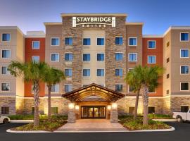 Staybridge Suites - Gainesville I-75 by IHG，位于盖恩斯维尔的酒店