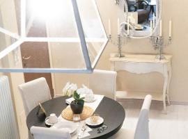 Beauty Case intimate, quiet and central apartment，位于博洛尼亚PalaDozza Arena附近的酒店