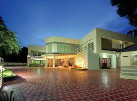 HOTEL SRIVATSA REGENCY，位于Pudunagaram的酒店