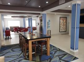 阿林顿20号州际公路公园广场智选假日酒店，位于阿林顿的酒店