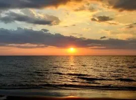 Bella's Beach Resort (A)