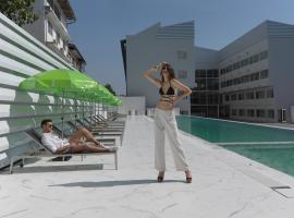 S Ram Leisure Hotel，位于曼谷的酒店