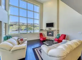 Modern 1BR Mountain View | Balcony | Steps to Lift