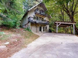 Ridge View Retreat - 3 Bed 2 Bath Vacation home in Lake Wenatchee，位于莱文沃思的酒店