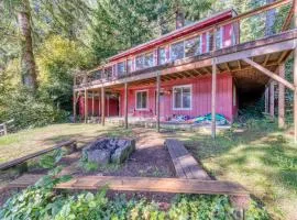 Rustic Retreat on Mercer Lake