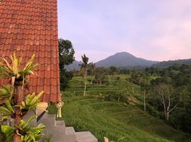 Padi Bali Jatiluwih，位于塔巴南安格里温泉附近的酒店