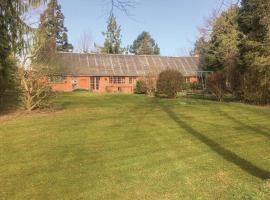 Three-Bedroom Holiday Home In Kirke Eskilstrup，位于Kirke Eskilstrup的酒店