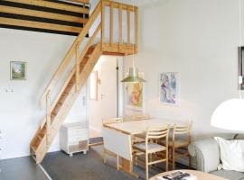 Two-Bedroom Apartment In Ringkobing，位于灵克宾的酒店
