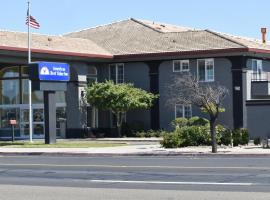 Baymont by Wyndham Manteca，位于曼特卡的酒店