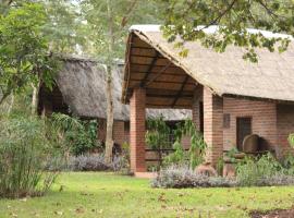 Barefoot Lodge and Safaris - Malawi，位于利隆圭的山林小屋