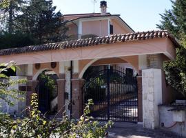 Bed and Breakfast Emilia，位于Cagnano Amiterno的酒店
