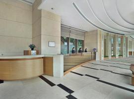 青逸酒店，位于香港新界的酒店