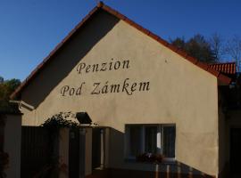 Penzion Pod Zámkem，位于普鲁洪尼斯的住宿加早餐旅馆