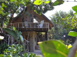 Driftwood Treehouse，位于Sunrise-on-Sea的民宿