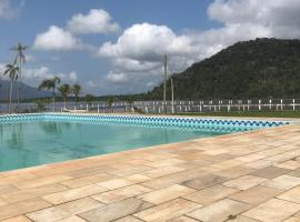 Iate Clube Rio Verde - Ilha Comprida，位于卡纳内亚的酒店