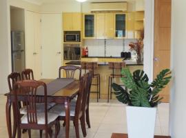 Accommodation on Westlake Mount Ommaney，位于Mount Ommaney的酒店