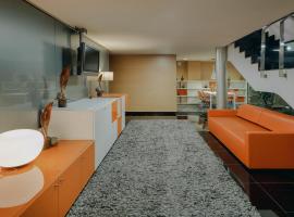 Hesperia Fira，位于略夫雷加特河畔奥斯皮塔莱特的酒店