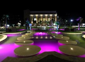 HOTEL BACCUS PALACE，位于Luzzi的酒店