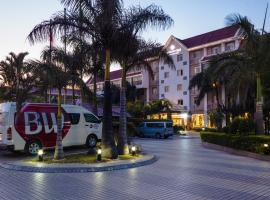 Best Western Plus Paramount Hotel，位于卢萨卡肯尼思·卡翁达国际机场 - LUN附近的酒店