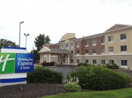 Holiday Inn Express & Suites Indianapolis North - Carmel, an IHG Hotel，位于卡梅尔St. Vincent Hospital附近的酒店