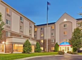 印第安纳波利斯烛木套房酒店，位于印第安纳波利斯Fort Benjamin Harrison Golf Course附近的酒店