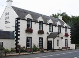 The Sun Inn，位于达尔基斯的酒店