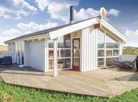 Cozy Home In Hjørring With Sauna，位于伦斯楚普的酒店