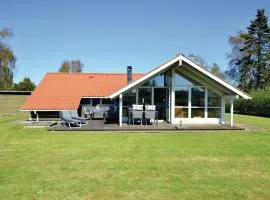 Three-Bedroom Holiday Home In Sydals