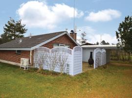 Three-Bedroom Holiday Home In Rodby，位于勒兹比的酒店