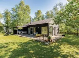 Three-Bedroom Holiday Home In Hojby