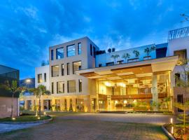 Hotel Divine Fort，位于帕拉尼的酒店