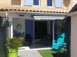Villa tout confort dans résidence privée avec piscine à 500m de la plage - Climatisation, WIFI, parking，位于波尔蒂拉盖的酒店