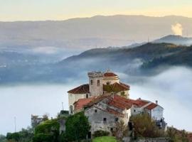 Lavinium Albergo Diffuso，位于Laino Castello的酒店