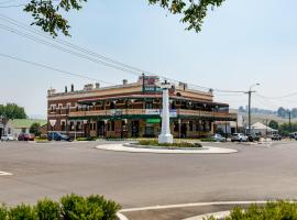 Bank Hotel Dungog，位于Dungog的酒店