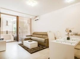 Lux Apartment Teodora Rafailovici，位于拉法洛维奇的酒店