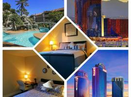 Lovely condo! Walking distance to the Strip with pool and spa，位于拉斯维加斯的酒店