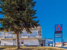 Motel 6-Fort St. John, BC，位于圣约翰堡的酒店