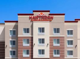 Hawthorn Extended Stay by Wyndham Loveland，位于Johnstown柯林斯堡拉夫兰市机场 - FNL附近的酒店