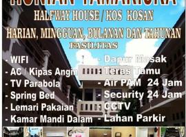 KOS HUNIAN TAMARISKA KOST，位于Inderalaya的酒店